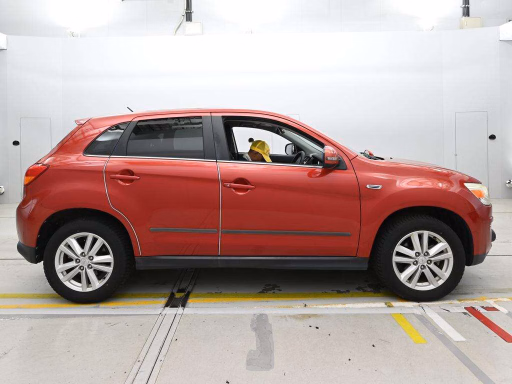 MITSUBISHI RVR