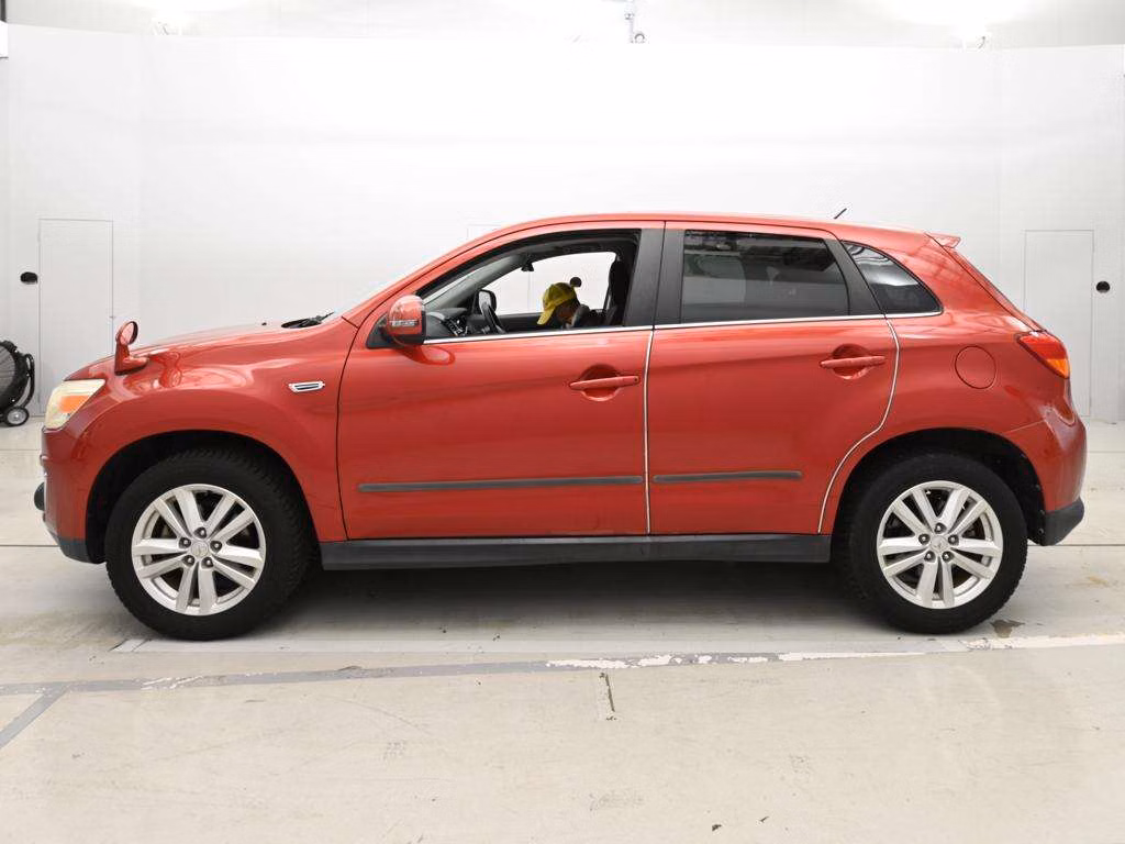 MITSUBISHI RVR