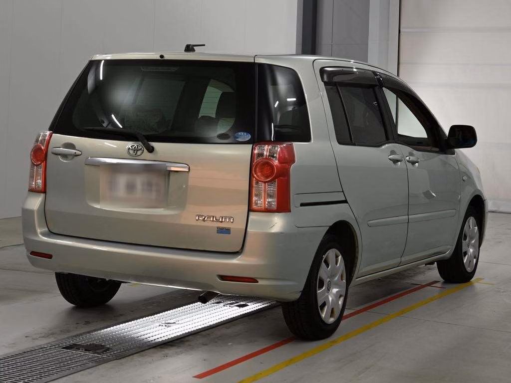 TOYOTA RAUM