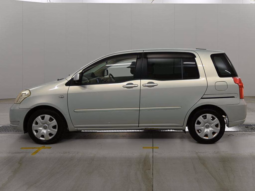 TOYOTA RAUM