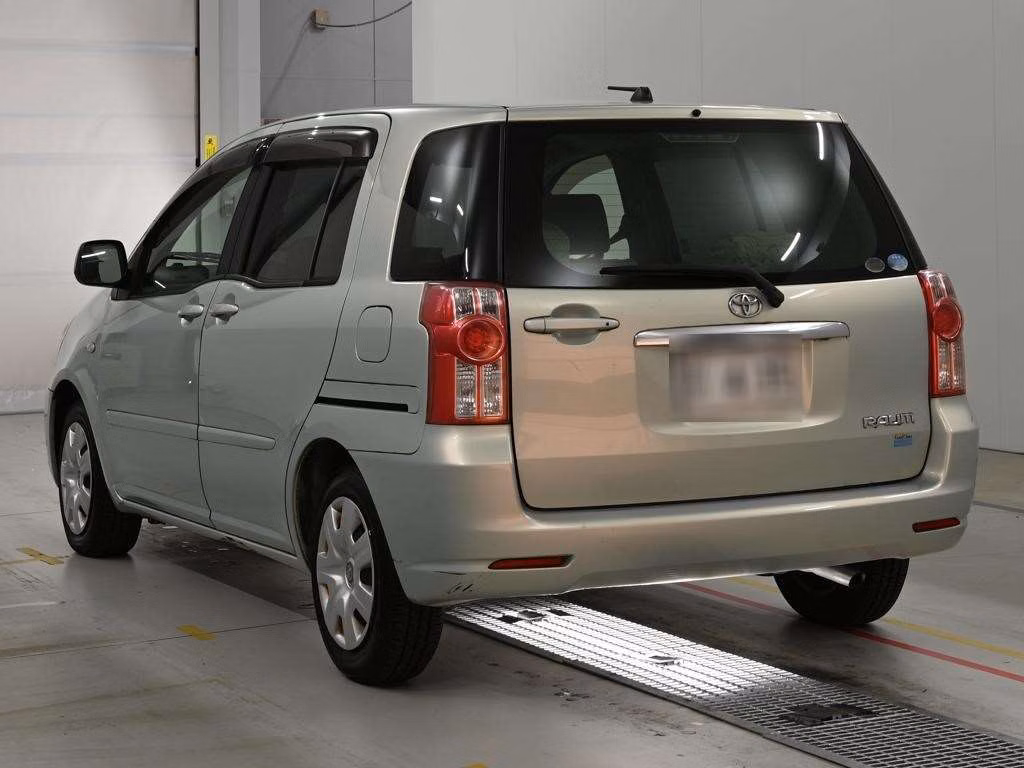 TOYOTA RAUM
