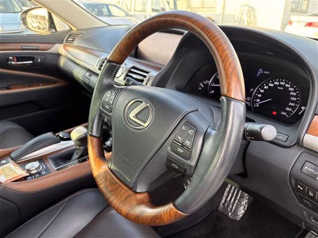 LEXUS LS460
