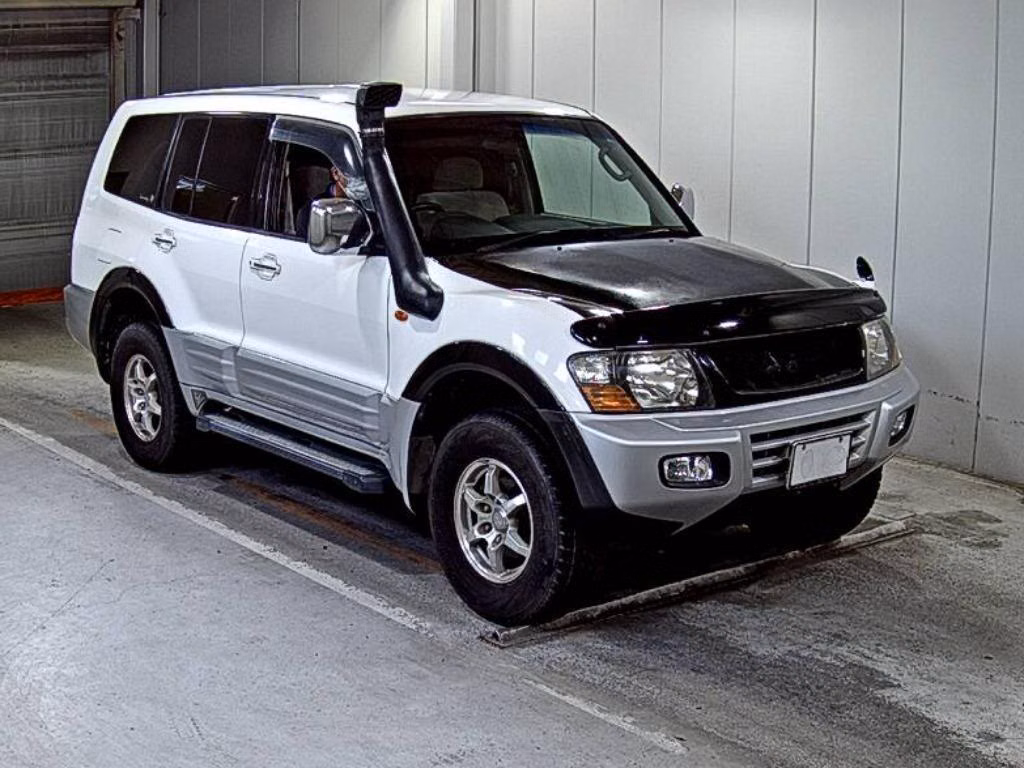 MITSUBISHI PAJERO