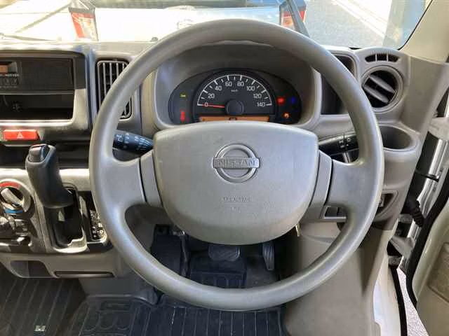 NISSAN NV100 CLIPPER