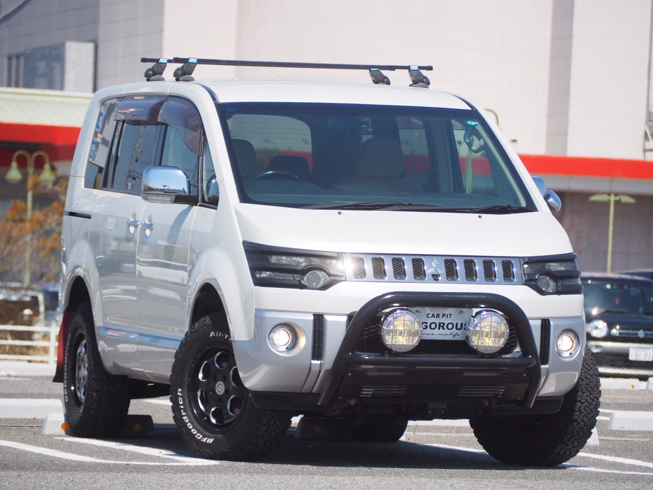 MITSUBISHI DELICA D:5