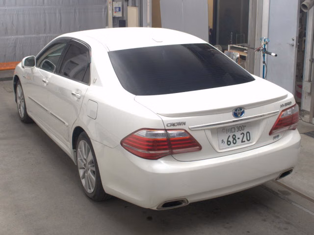 TOYOTA CROWN