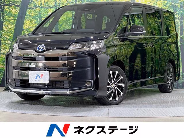 TOYOTA NOAH