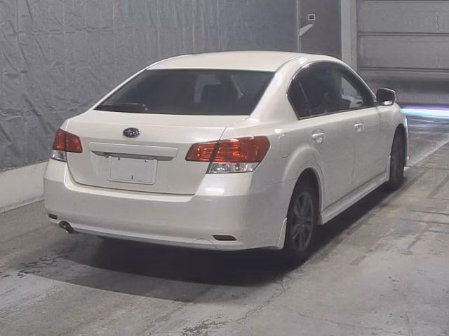 SUBARU LEGACY B4