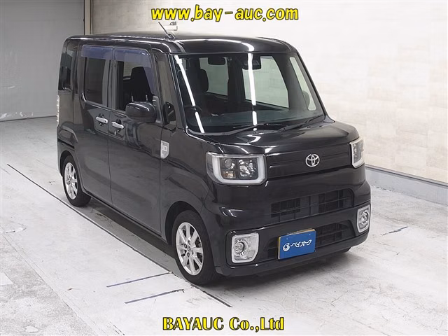 TOYOTA PIXIS MEGA
