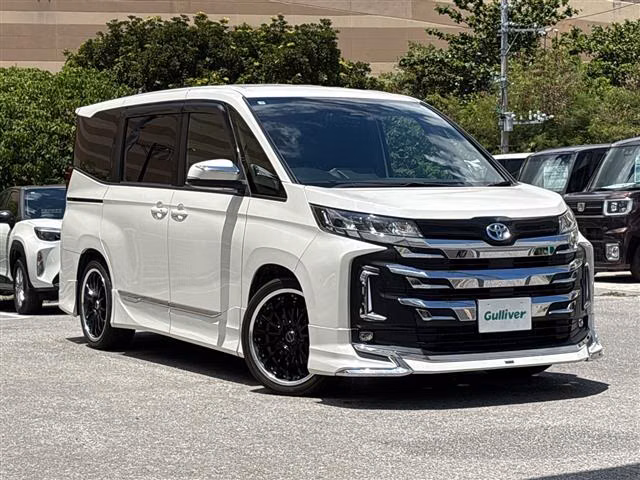 TOYOTA NOAH