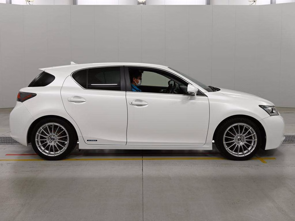 LEXUS CT200H