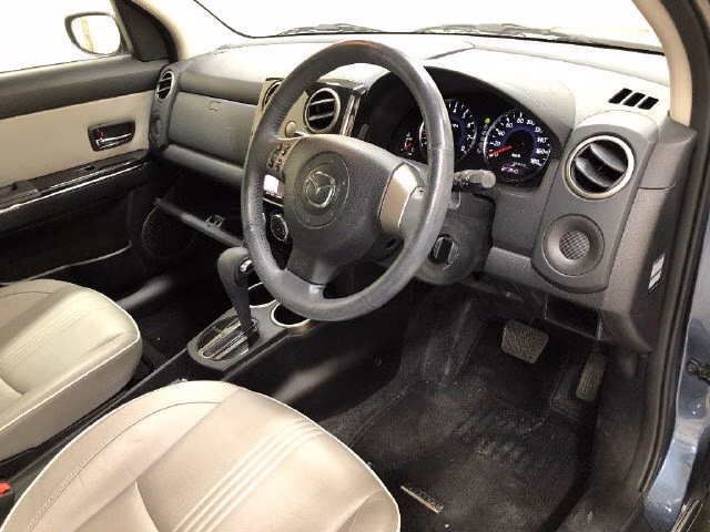 MAZDA VERISA