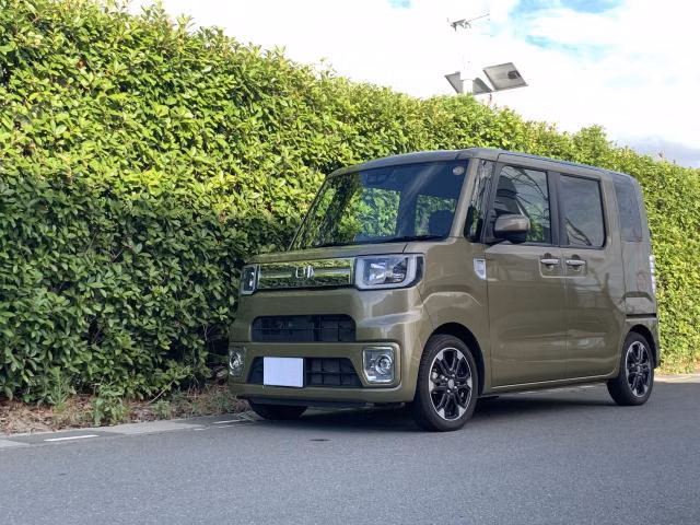 DAIHATSU WAKE