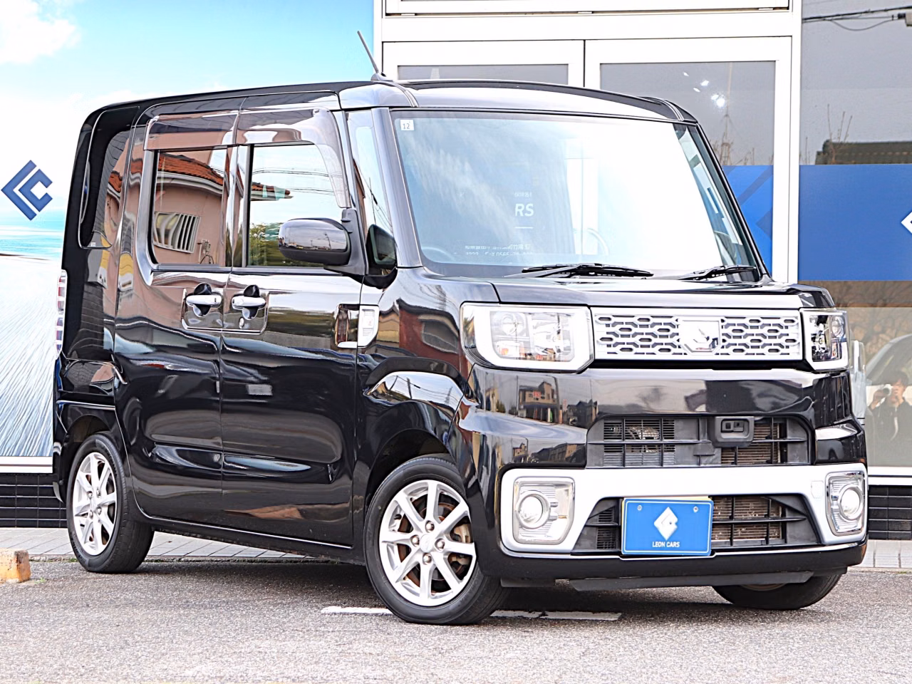 DAIHATSU WAKE