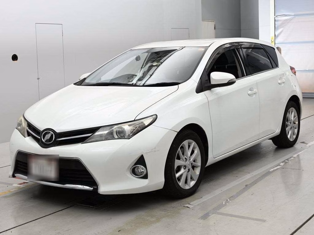 TOYOTA AURIS