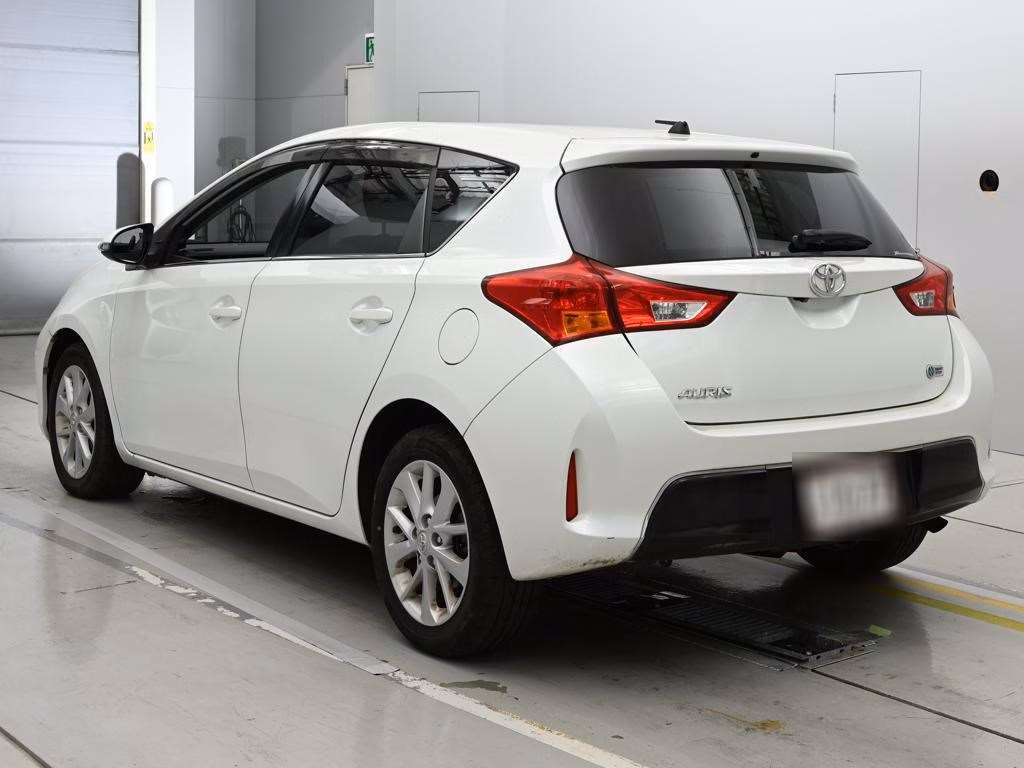 TOYOTA AURIS