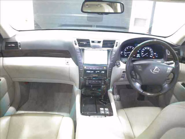 LEXUS LS460