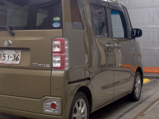 DAIHATSU WAKE