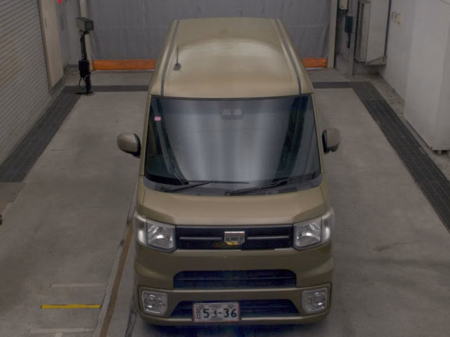 DAIHATSU WAKE