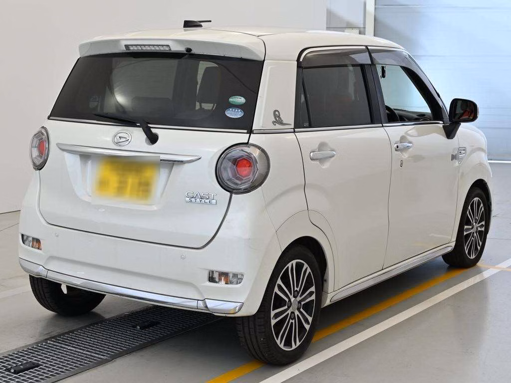 DAIHATSU CAST