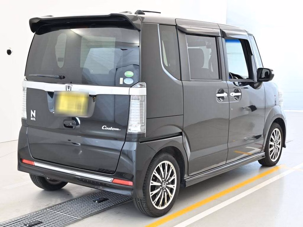 HONDA N-BOX