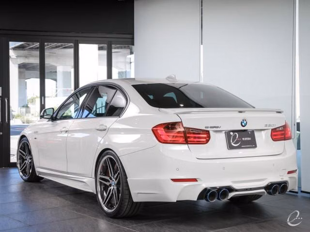 BMW 3-SERIES