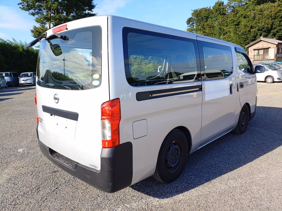 NISSAN NV350 CARAVAN