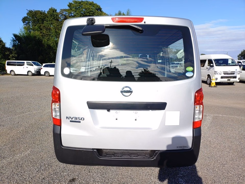 NISSAN NV350 CARAVAN