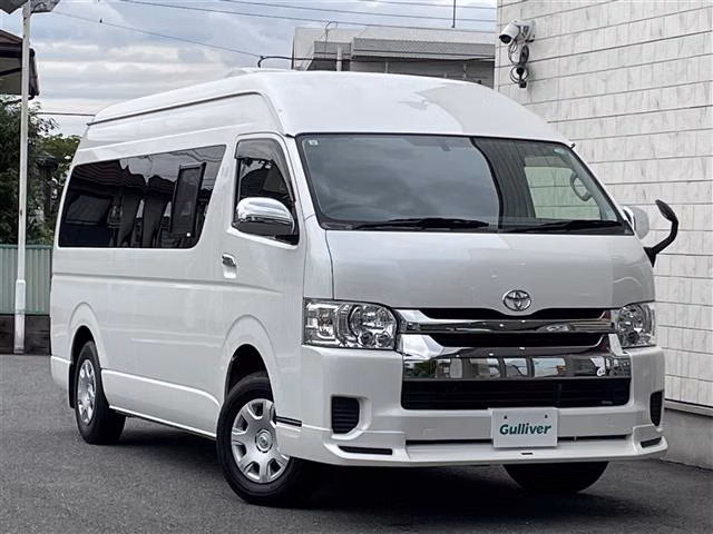 TOYOTA HIACE