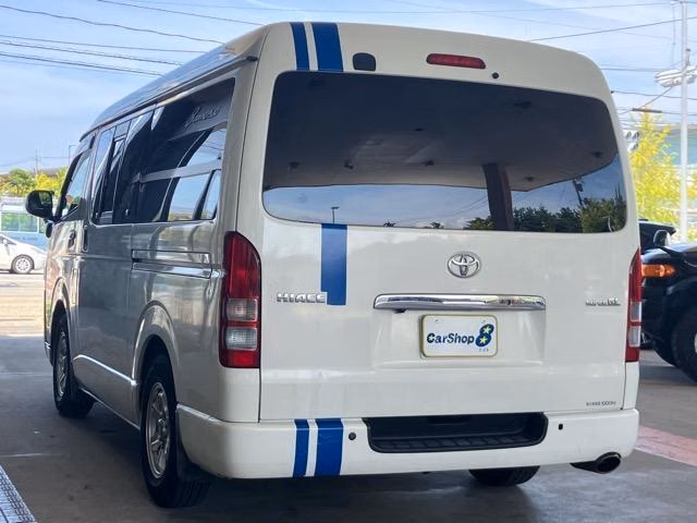 TOYOTA REGIUS ACE