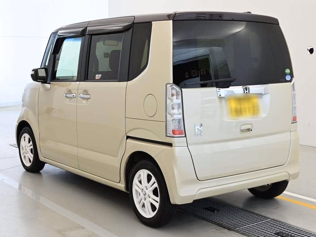HONDA N-BOX