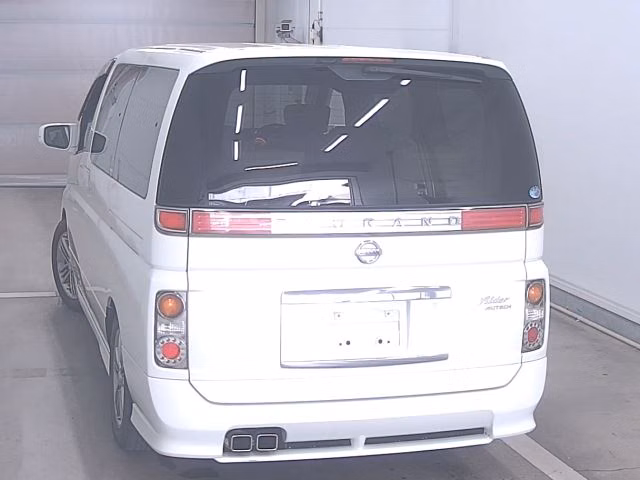 NISSAN ELGRAND