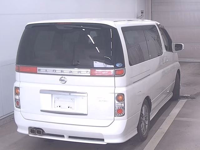 NISSAN ELGRAND