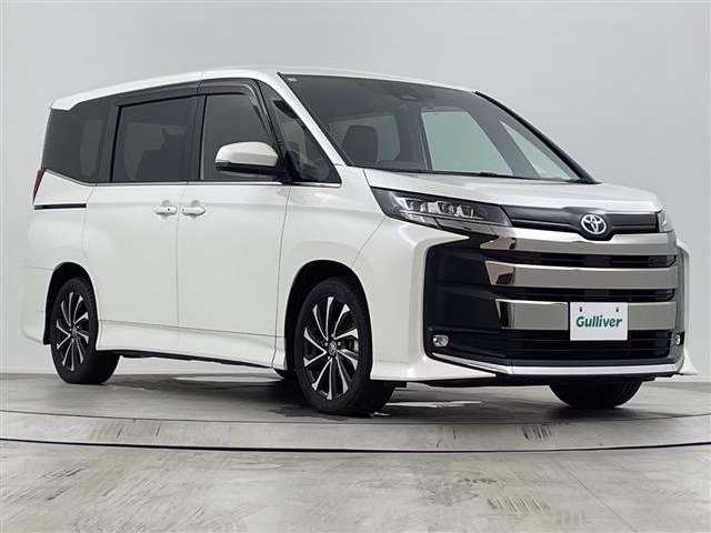 TOYOTA NOAH