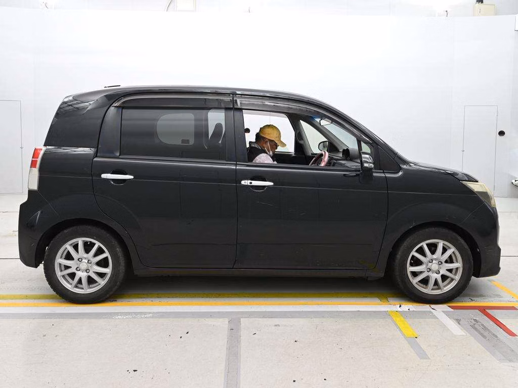 TOYOTA SPADE