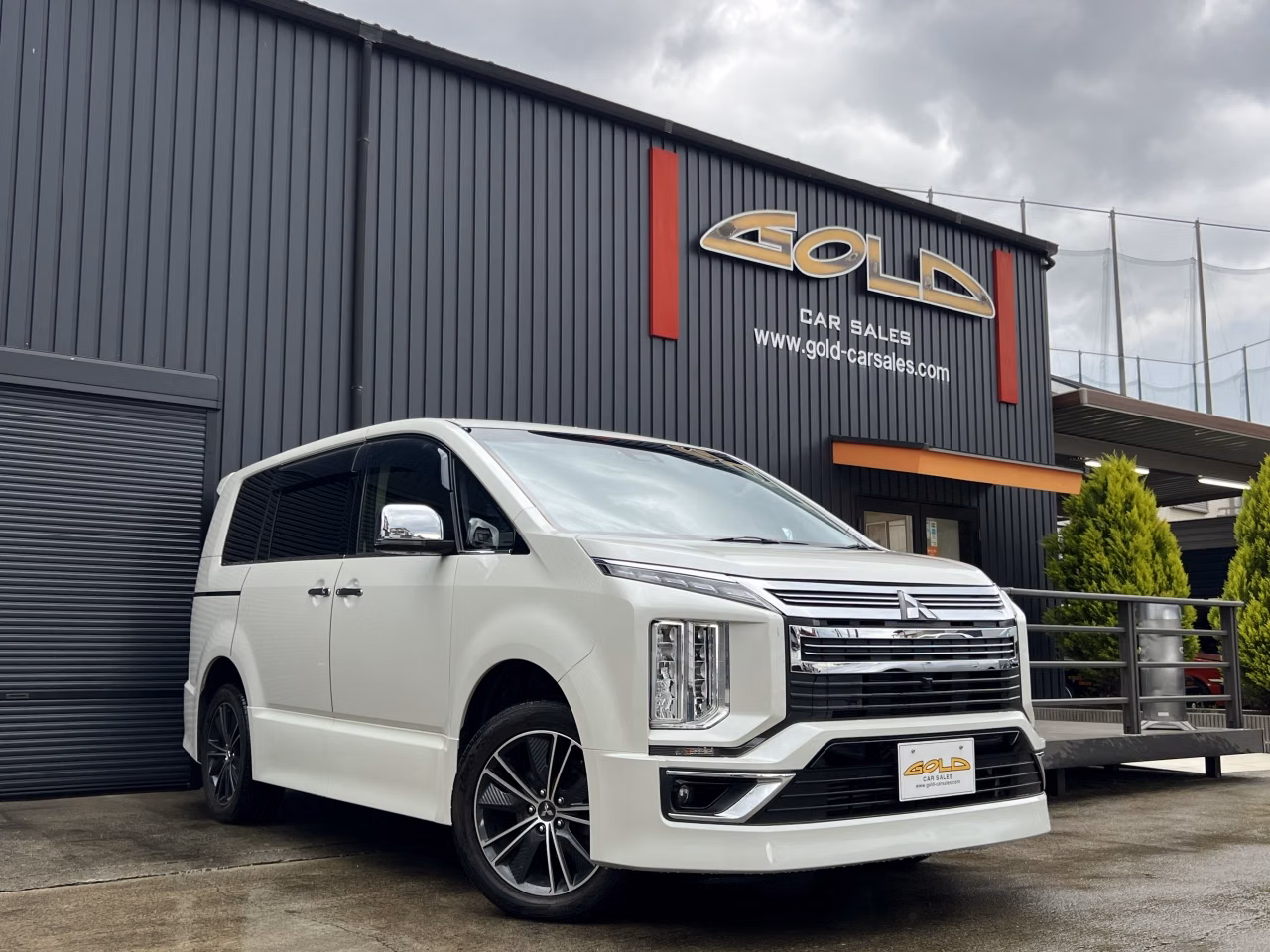 MITSUBISHI DELICA D:5