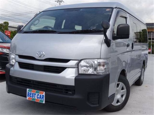 TOYOTA HIACE