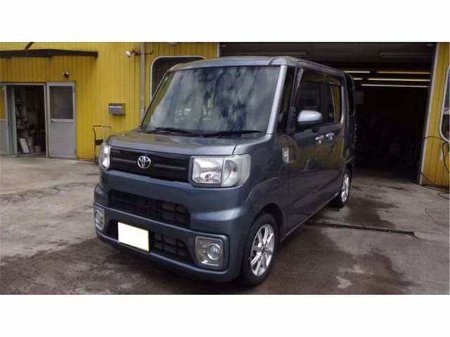 TOYOTA PIXIS MEGA