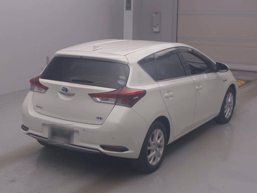 TOYOTA AURIS