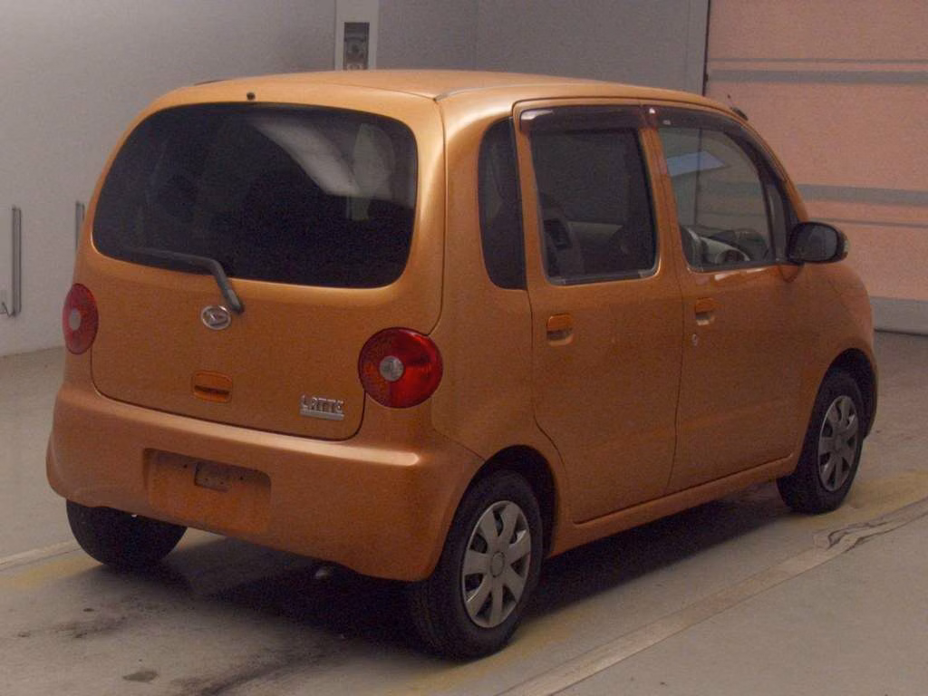 DAIHATSU MOVE LATTE