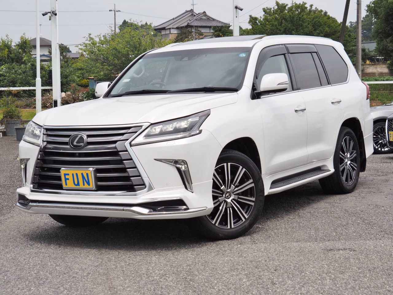 LEXUS LX570