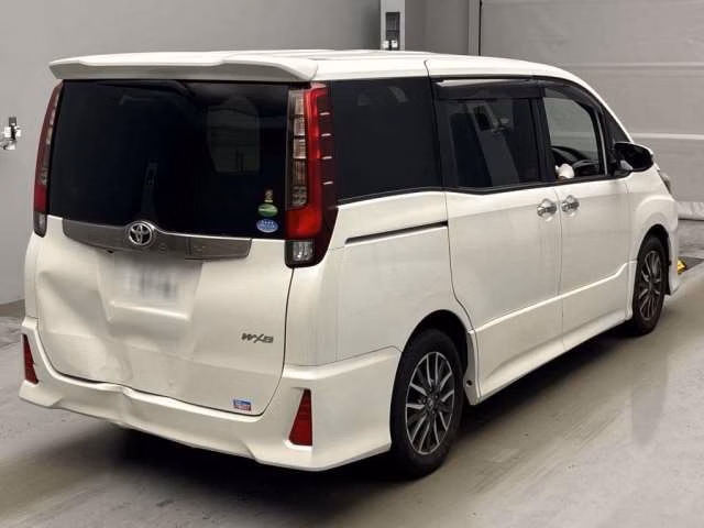 TOYOTA NOAH