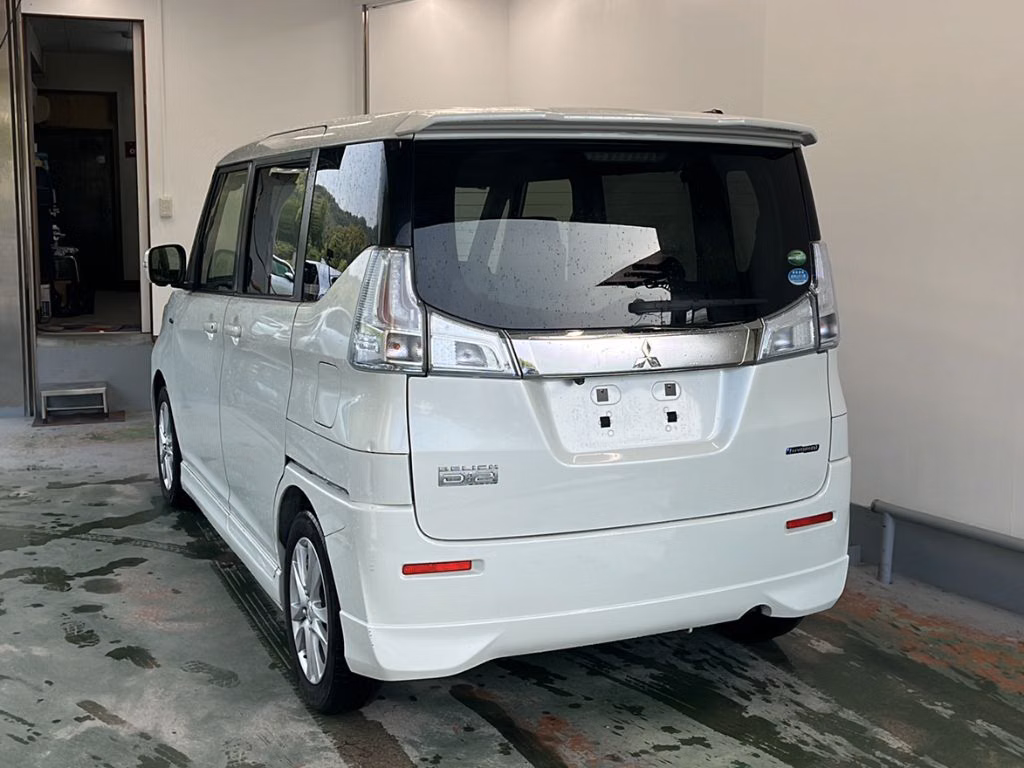 MITSUBISHI DELICA D:2