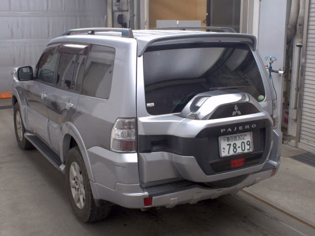 MITSUBISHI PAJERO