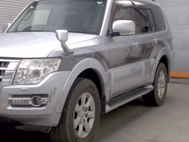 MITSUBISHI PAJERO