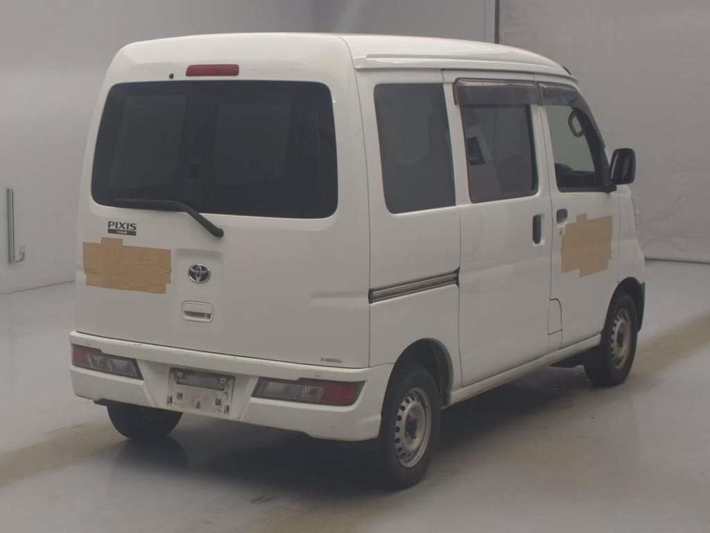TOYOTA PIXIS VAN