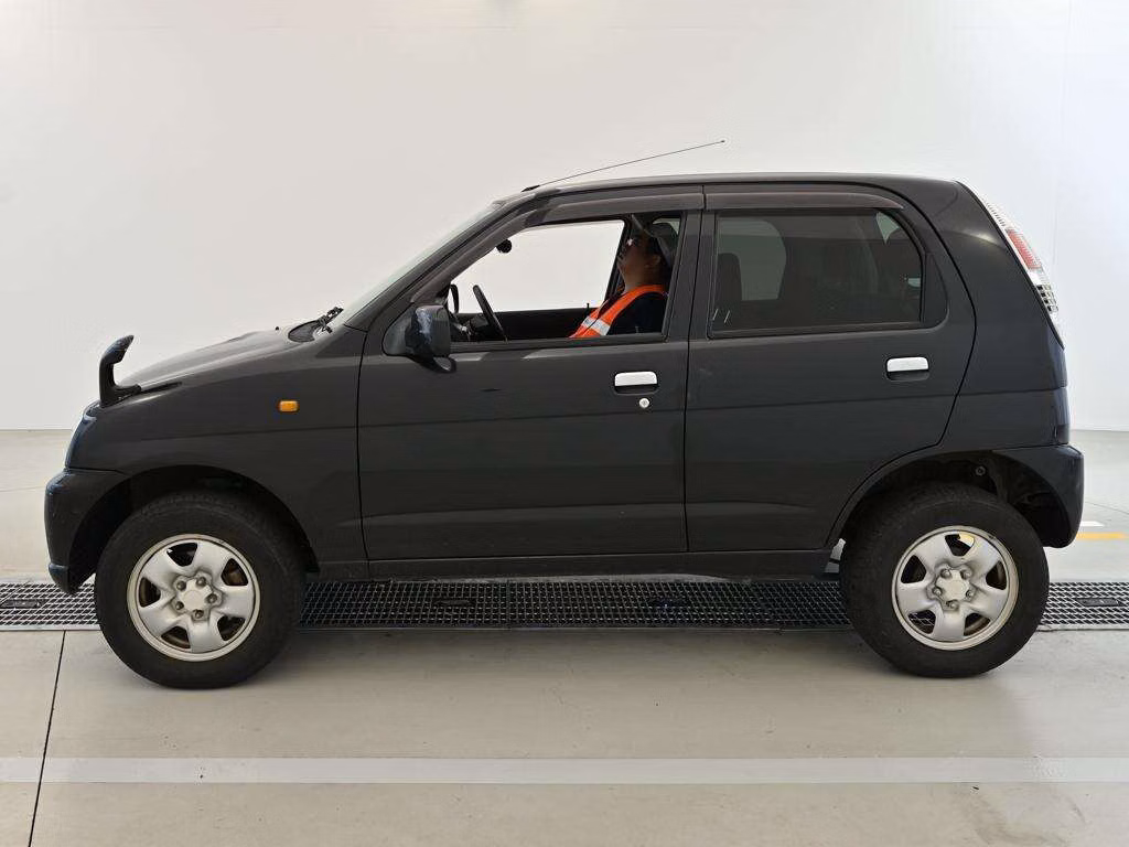 DAIHATSU TERIOS KID
