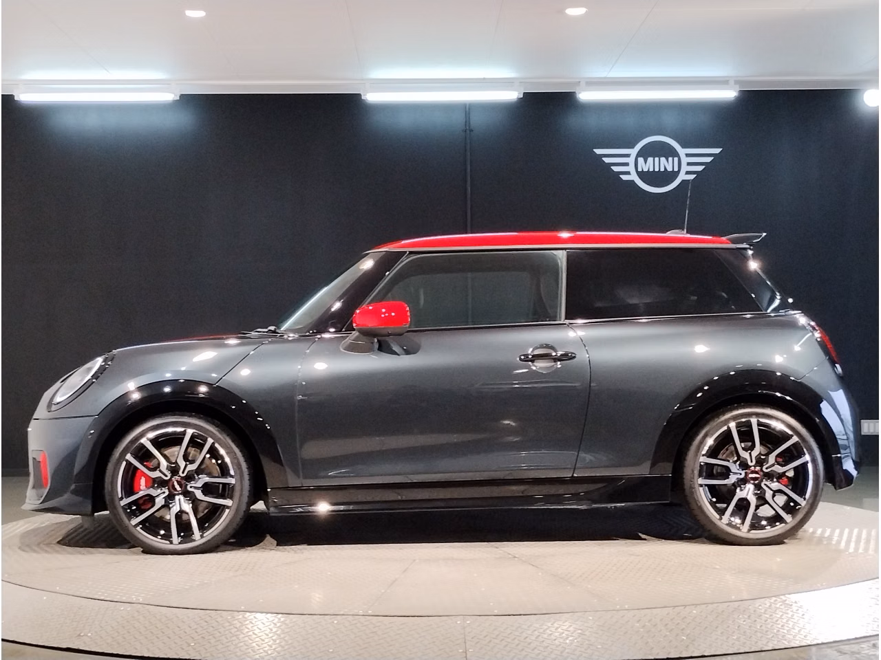 MINI HATCH