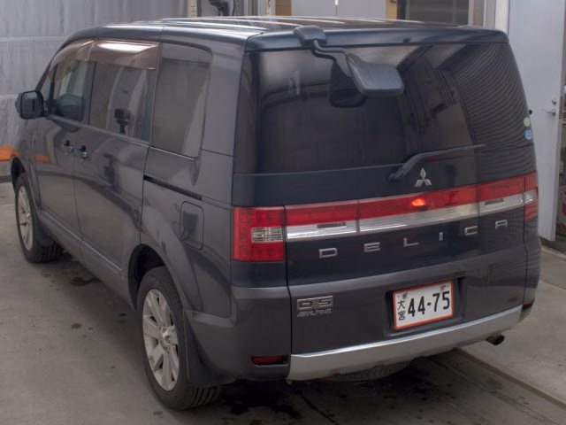 MITSUBISHI DELICA D:5