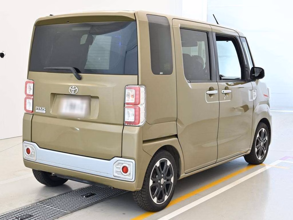 TOYOTA PIXIS MEGA